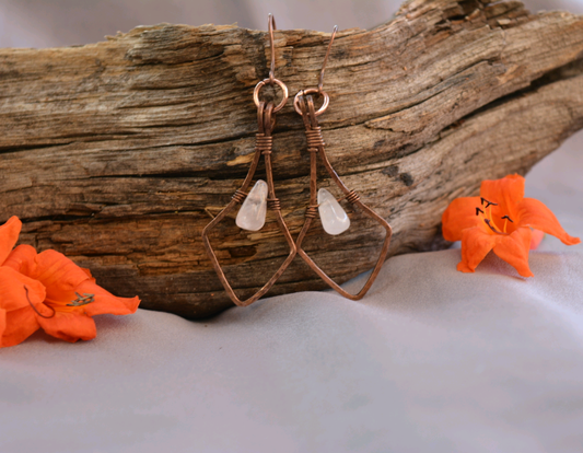 Aīne Earrings - Handmade Hammered and Wrapped Copper Earrings with Rose Quartz Drops – Unique Jewelry for Love and Healing