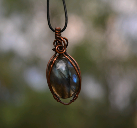 Ceris Labradorite Pendant