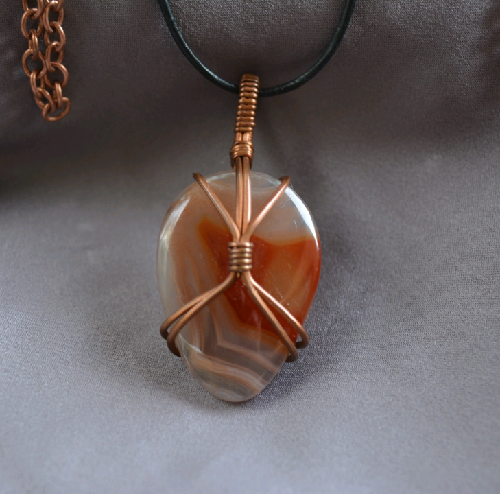 Pawa Pendant