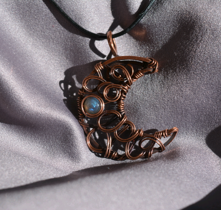 Bronwyn Copper Moon Pendant with Labradorite